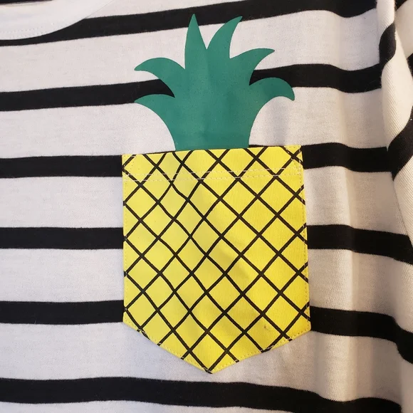 NWOT Old Navy Black & White Striped T-Shirt with Pineapple Pocket - Size XL - Picture 3 of 6